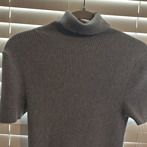 Grey pleated sweater dress by Moda International. - Picture 3 of 4